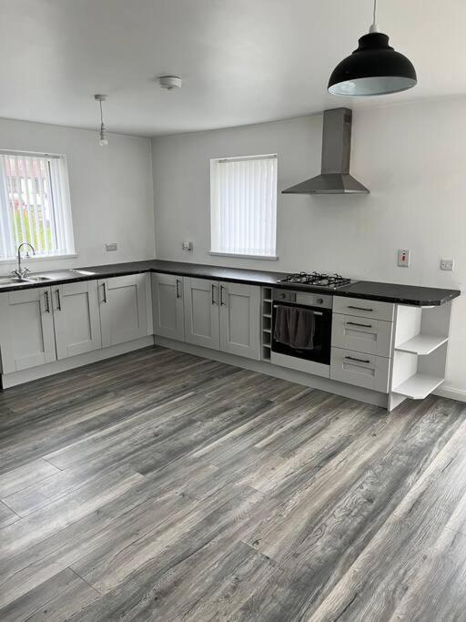 Conveniently Located, Close To City And Quiet Area Londonderry Luaran gambar