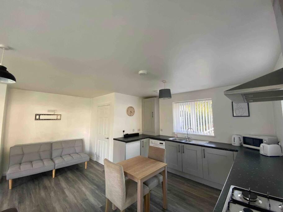 Conveniently Located, Close To City And Quiet Area Londonderry Luaran gambar